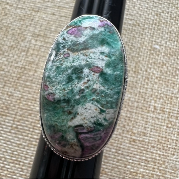 New Ruby Fuchsite Stone Silver Overlay Ring Vintage Style Size 8 - Picture 1 of 7